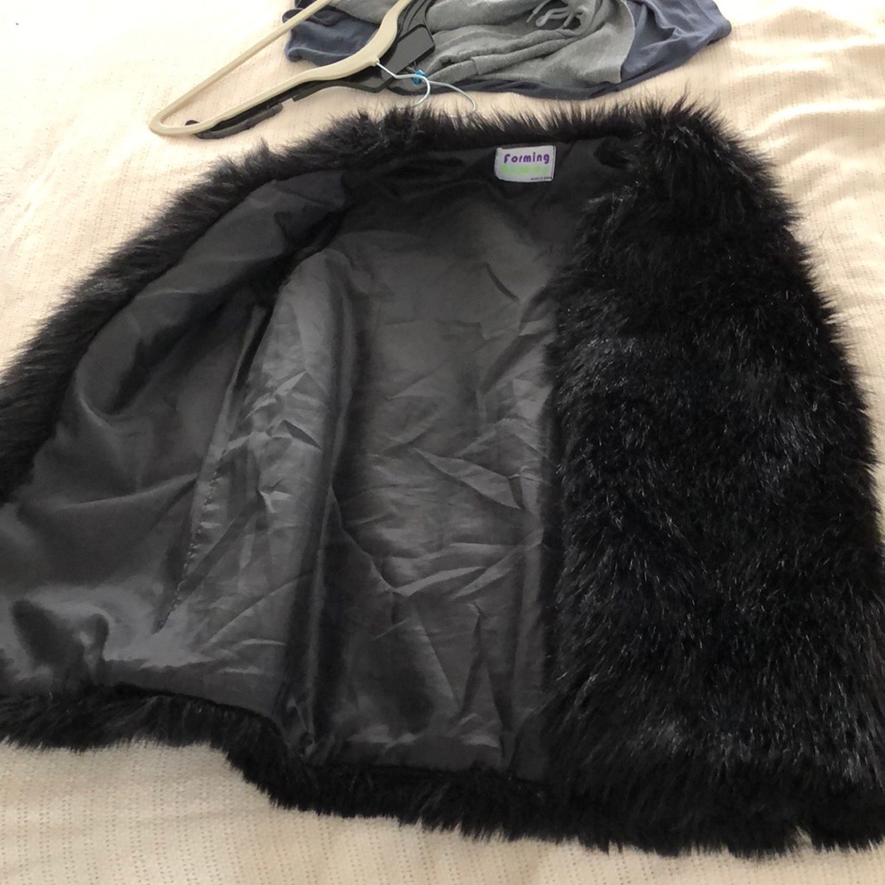 Black faux fur vest! - Picture 2 of 2